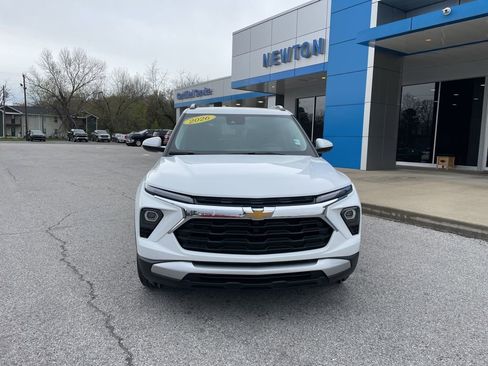 New 2026 Chevrolet TrailBlazer LT w/ Convenience Package image 2