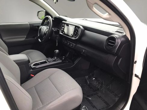 Used 2020 Toyota Tacoma SR w/ SX Package AWD/4WD image 43