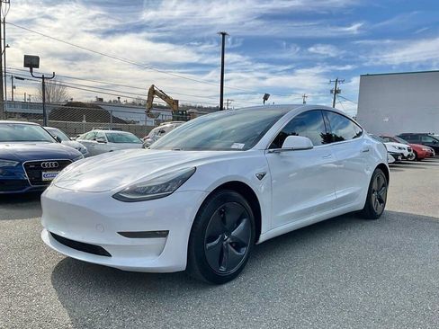 Used 2019 Tesla Model 3 Mid Range image 4