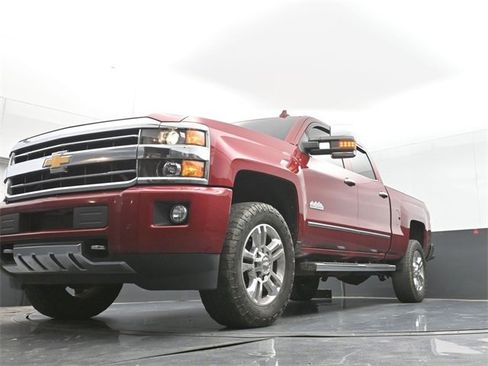 Used 2018 Chevrolet Silverado 2500 High Country w/ Duramax Plus Package image 43