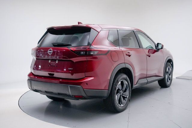 Used 2025 Nissan Rogue SV AWD/4WD image 5