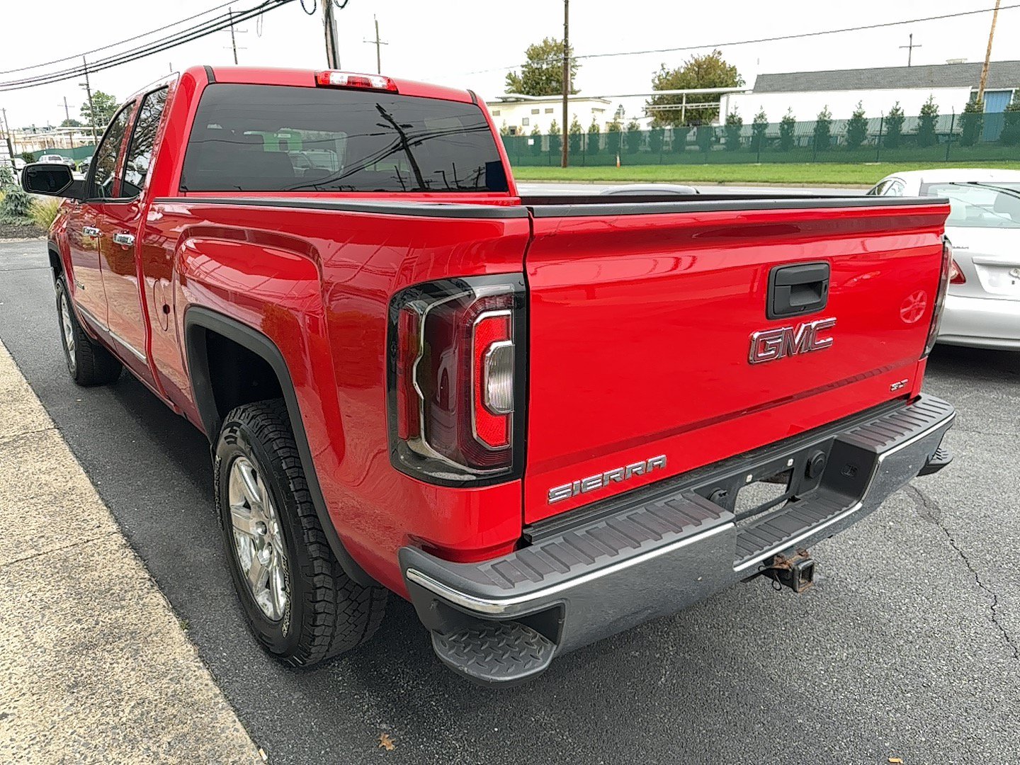 Used 2017 GMC Sierra 1500 SLT AWD/4WD image 4