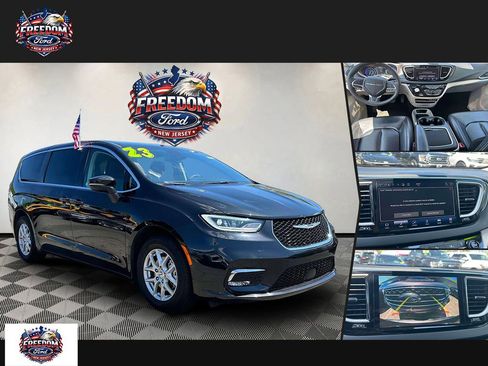 Used 2023 Chrysler Pacifica Touring-L FWD image 1