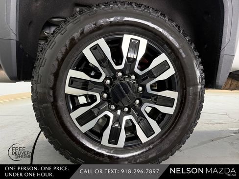 Used 2024 GMC Sierra 3500 Denali w/ Denali Reserve Package AWD/4WD image 12