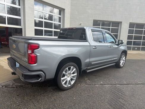 Used 2024 Chevrolet Silverado 1500 High Country w/ High Country Premium Package image 2