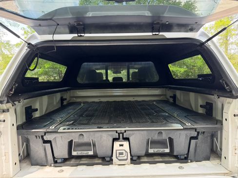 Used 2015 Ford F150 Lariat w/ Equipment Group 502A Luxury image 13