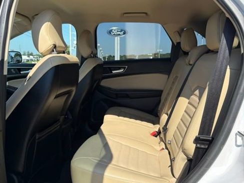 Used 2015 Ford Edge SEL w/ Equipment Group 201A FWD image 11