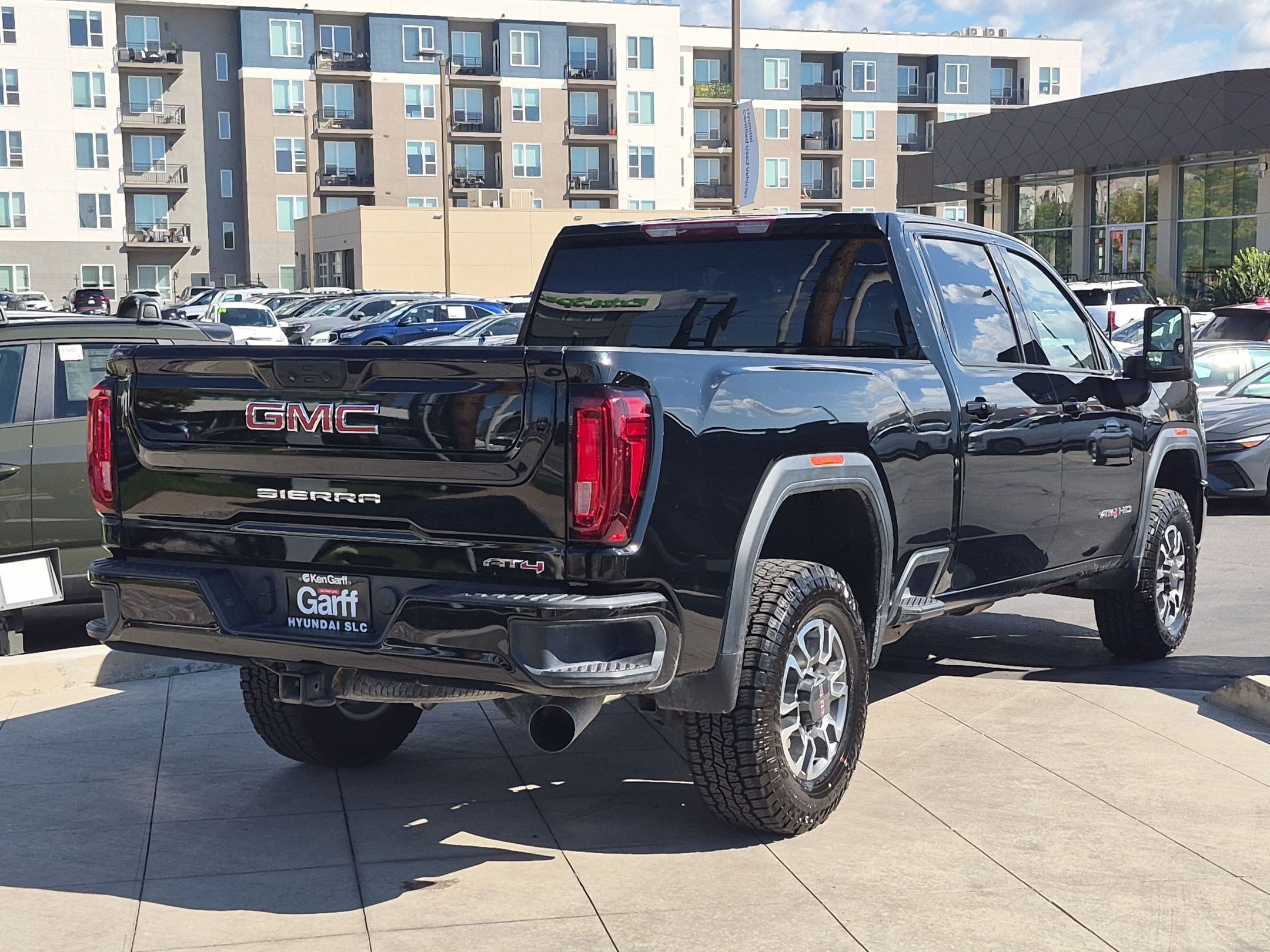 Used 2022 GMC Sierra 2500 AT4 AWD/4WD image 3