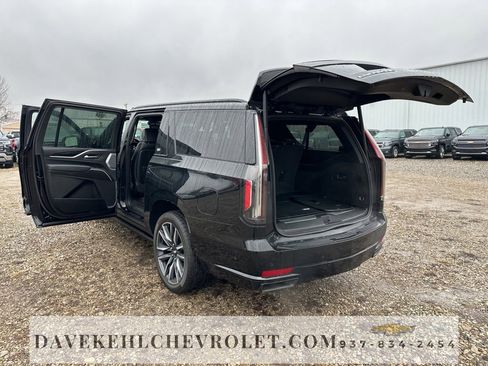 Used 2022 Cadillac Escalade ESV Sport w/ Touring Package image 56