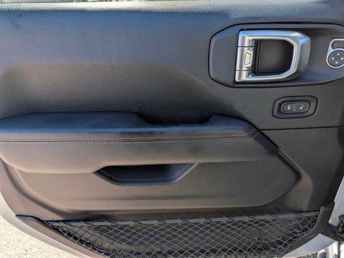 Used 2023 Jeep Gladiator Mojave w/ Cold Weather Group AWD/4WD image 15