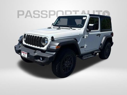 Used 2025 Jeep Wrangler Sport AWD/4WD image 1