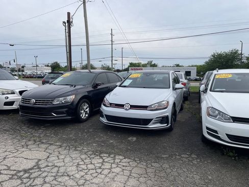 Used 2019 Volkswagen Golf 4-Door FWD image 35