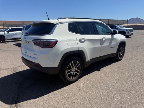 Used 2018 Jeep Compass Latitude w/ Popular Equipment Group FWD image 5
