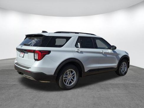 New 2026 Ford Explorer Active RWD image 2