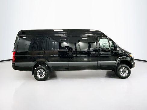 Used 2026 Mercedes-Benz Sprinter 2500 image 9