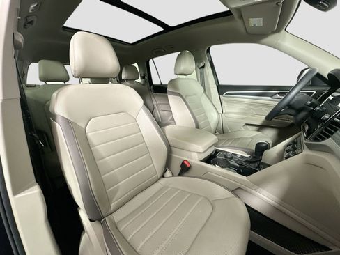 Used 2021 Volkswagen Atlas SEL Premium w/ MDO Package (Bench Seat) image 30