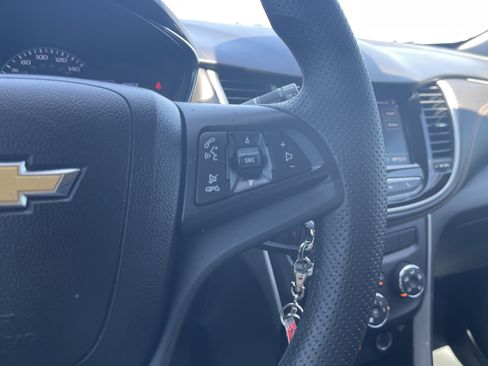 Used 2020 Chevrolet Trax LS w/ Tint and Cruise Package FWD image 18