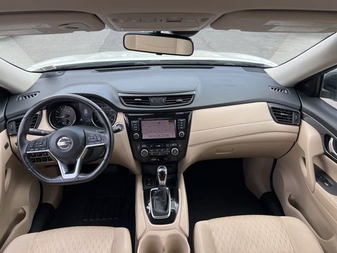 Used 2019 Nissan Rogue SV w/ Premium Package AWD/4WD image 19