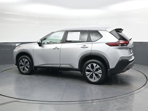 Used 2023 Nissan Rogue SV image 7