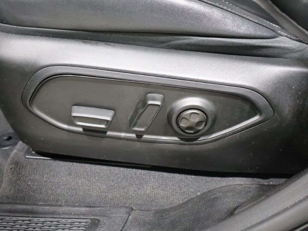 Certified 2022 Jeep Grand Cherokee L Limited AWD/4WD image 12
