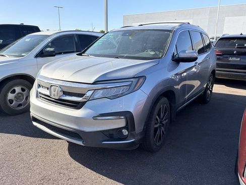 Used 2020 Honda Pilot Touring image 1