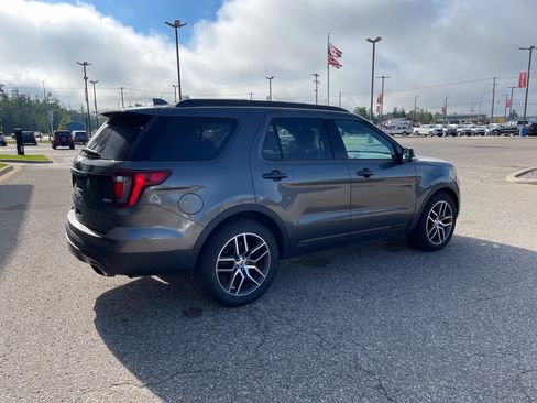 Used 2016 Ford Explorer Sport w/ Equipment Group 401A AWD/4WD image 4