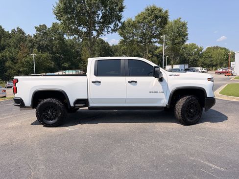 Used 2025 Chevrolet Silverado 2500 ZR2 w/ Technology Package AWD/4WD image 24