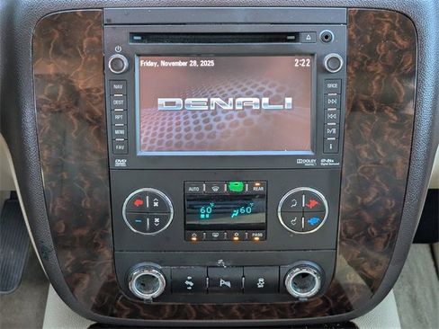 Used 2013 GMC Yukon XL Denali image 18