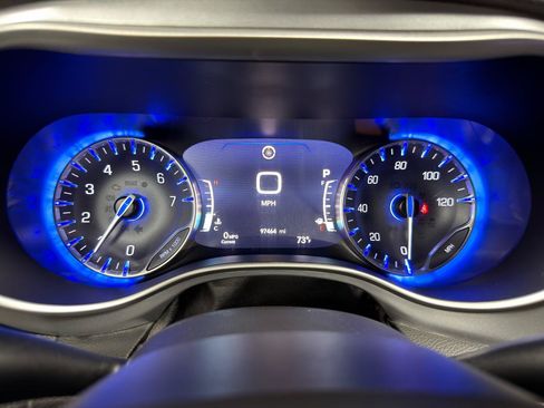 Used 2021 Chrysler Pacifica Touring-L w/ S Appearance Package FWD image 19