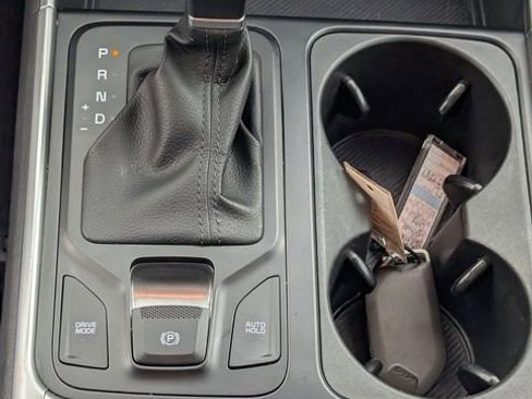 Used 2025 Kia Carnival FWD image 22