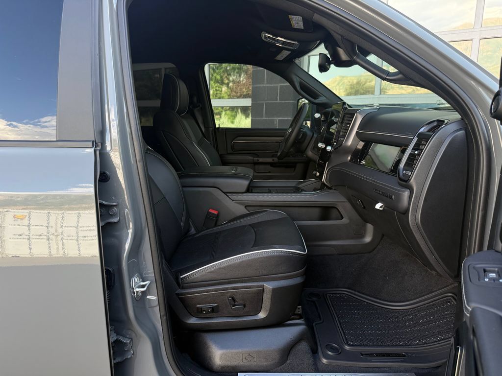 Used 2026 RAM 3500 Limited AWD/4WD image 45