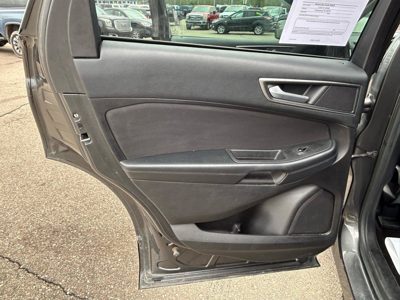 Used 2017 Ford Edge SE AWD/4WD image 13