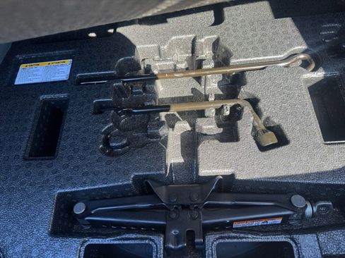 Used 2024 Toyota Camry SE image 17