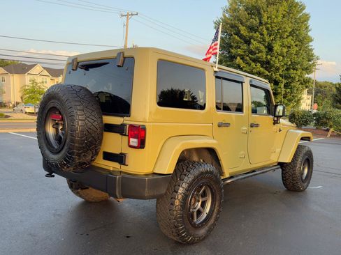 Used 2013 Jeep Wrangler Unlimited Rubicon w/ Connectivity Group AWD/4WD image 6