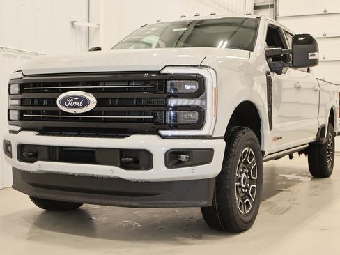 New 2025 Ford F350 Platinum w/ FX4 Off-Road Package image 4