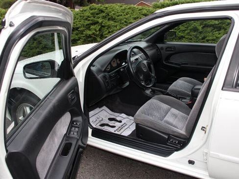 Used 1999 Nissan Maxima SE FWD image 5