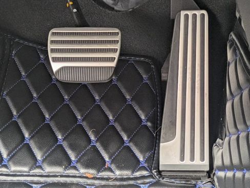 Used 2025 Nissan Z Performance w/ Floor Mat Package RWD image 34