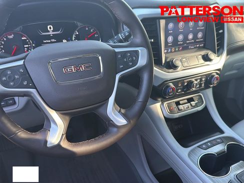 Used 2023 GMC Acadia SLT w/ Technology Package AWD/4WD image 17