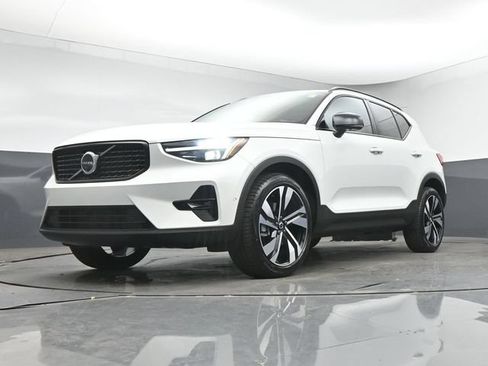 New 2026 Volvo XC40 B5 Ultra w/ Protection Package Premier AWD/4WD image 40
