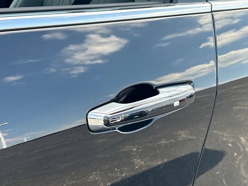 New 2026 Buick Enclave Avenir AWD/4WD image 15