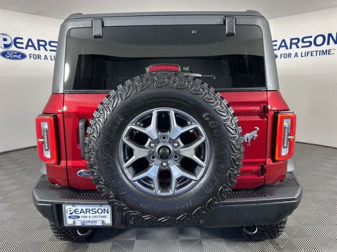 Used 2025 Ford Bronco Badlands image 9