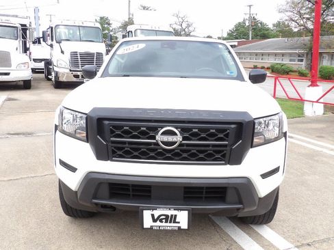 Used 2024 Nissan Frontier S AWD/4WD image 5