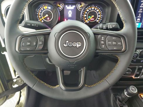 Used 2025 Jeep Wrangler Sport S image 21