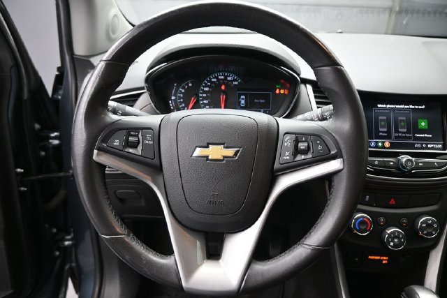 Used 2021 Chevrolet Trax LT w/ LT Convenience Package FWD image 29