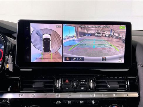 New 2026 Nissan Pathfinder Platinum w/ Accent Package AWD/4WD image 32