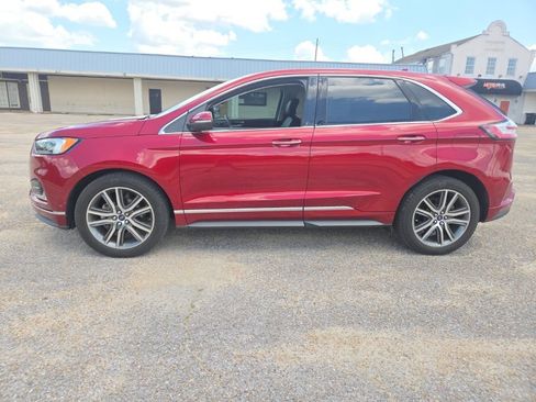 Used 2019 Ford Edge Titanium w/ Equipment Group 301A FWD image 5