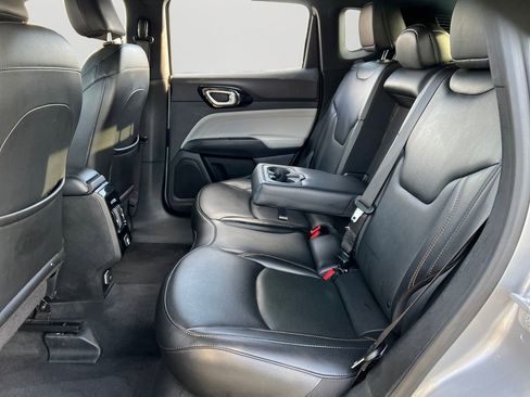 Used 2023 Jeep Compass Limited image 10