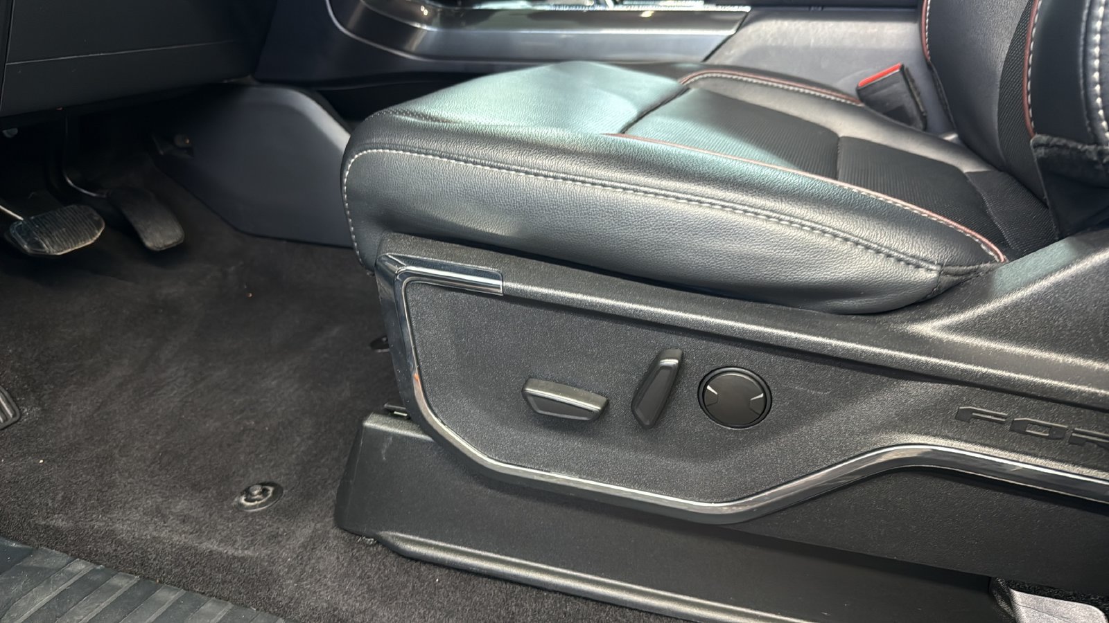 Certified 2023 Ford F150 Lariat AWD/4WD image 10