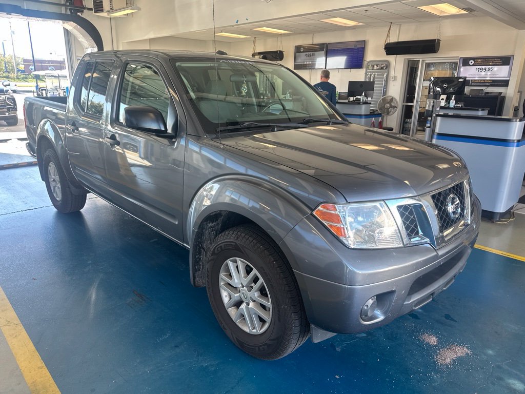 Used 2018 Nissan Frontier SV AWD/4WD image 2