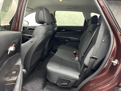 Used 2016 Kia Sorento FWD w/ LX Convenience Package image 9